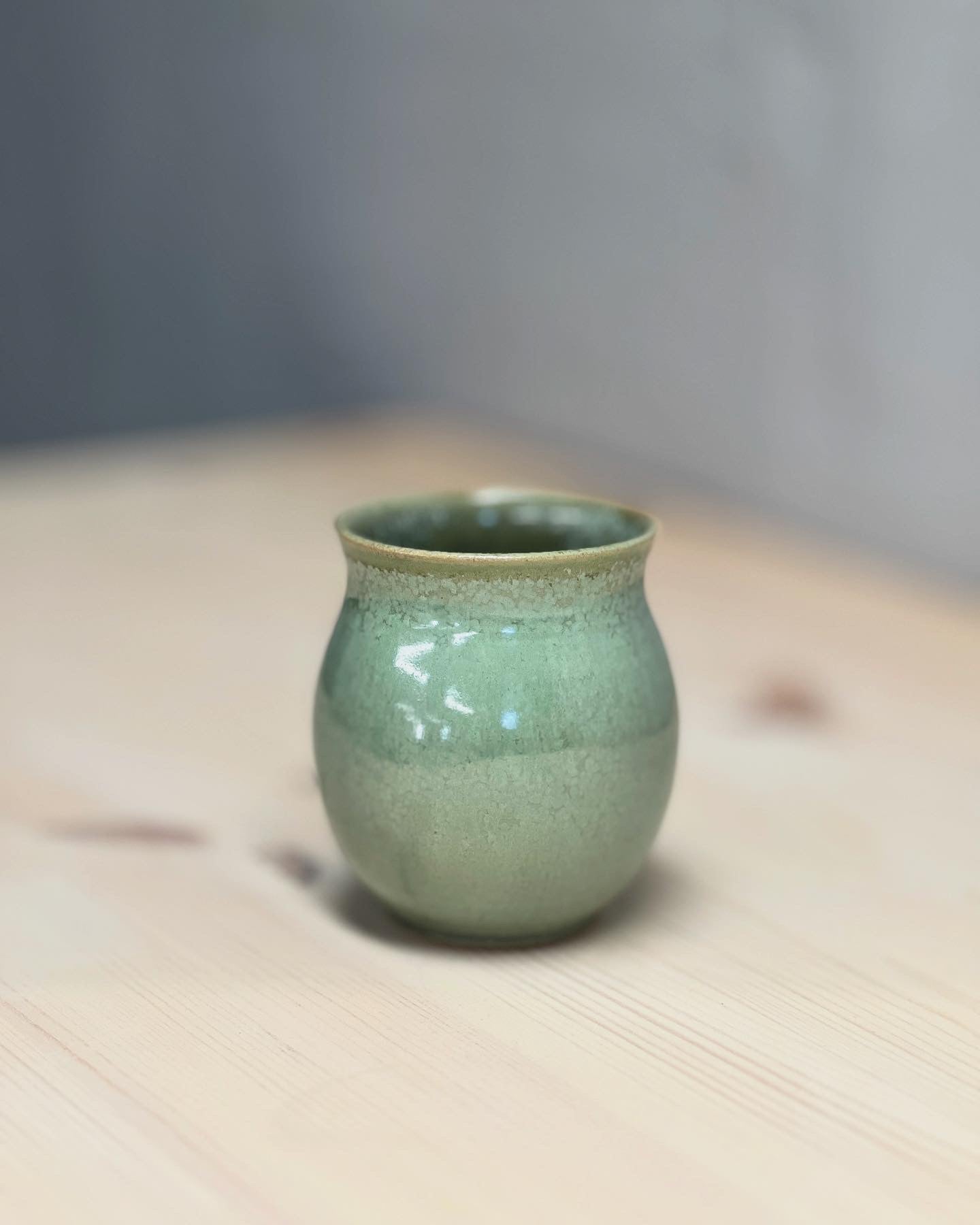 Mugg utan öra - koppargrön
